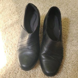 Clarks Size 9.5